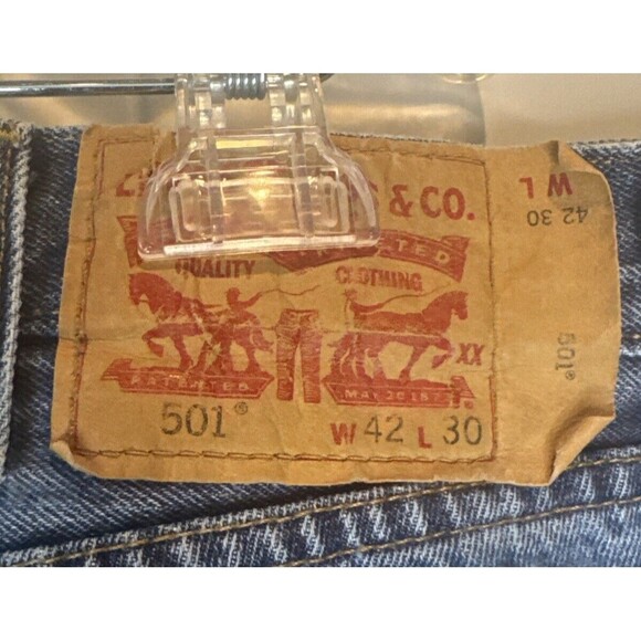 Levi's 501 Men’s Blue Denim Jeans Size 42x30 Button Fly Medium Wash - Picture 6 of 11